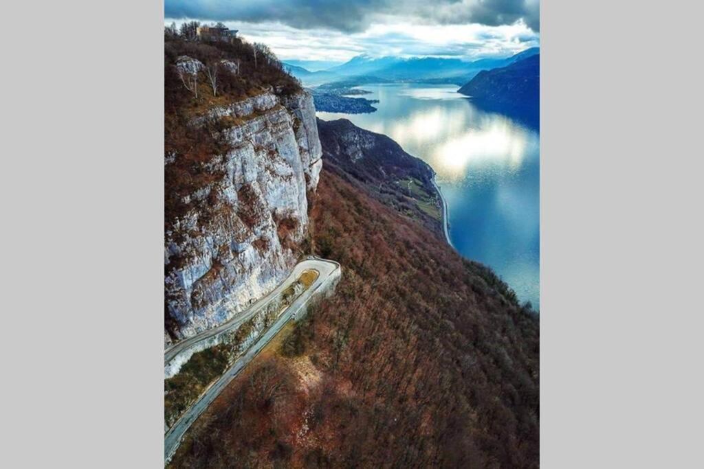 Le Portougais, Chalet A Chanaz, La Petite Venise Savoyarde Dış mekan fotoğraf