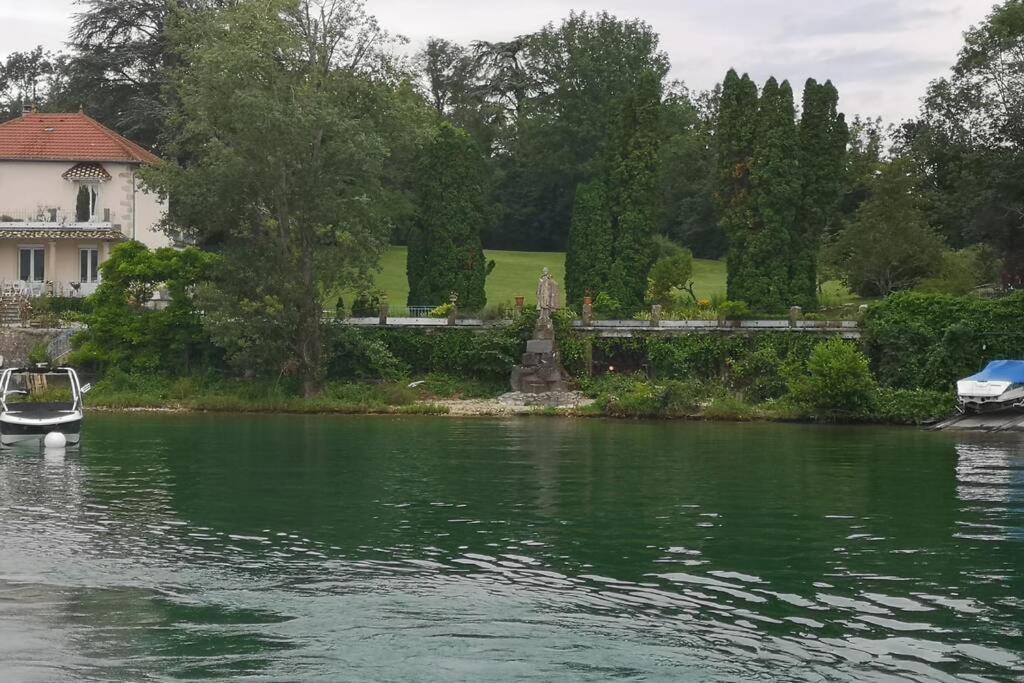 Le Portougais, Chalet A Chanaz, La Petite Venise Savoyarde Dış mekan fotoğraf